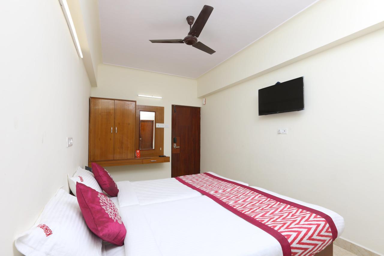 Oyo 11433 Kishore Inn チェンナイ エクステリア 写真
