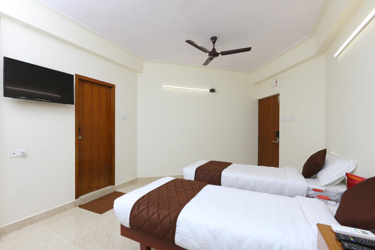 Oyo 11433 Kishore Inn チェンナイ エクステリア 写真